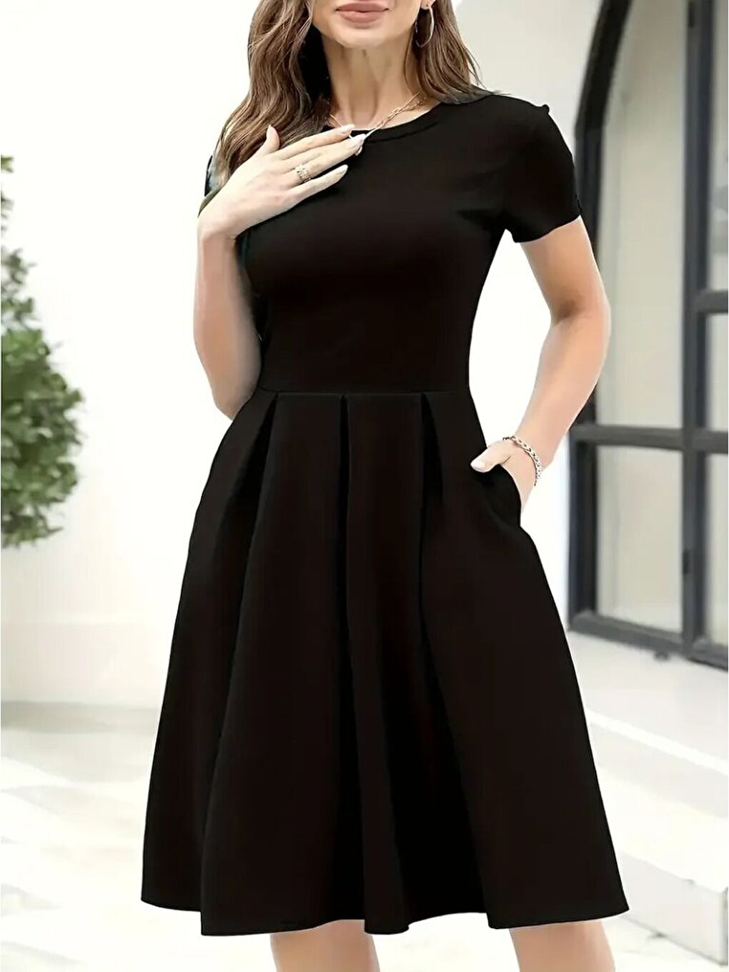 Siyah Kadın Kısa Kollu Bisiklet Yaka önden Pile Detaylı Janjan Krep Elbise-2