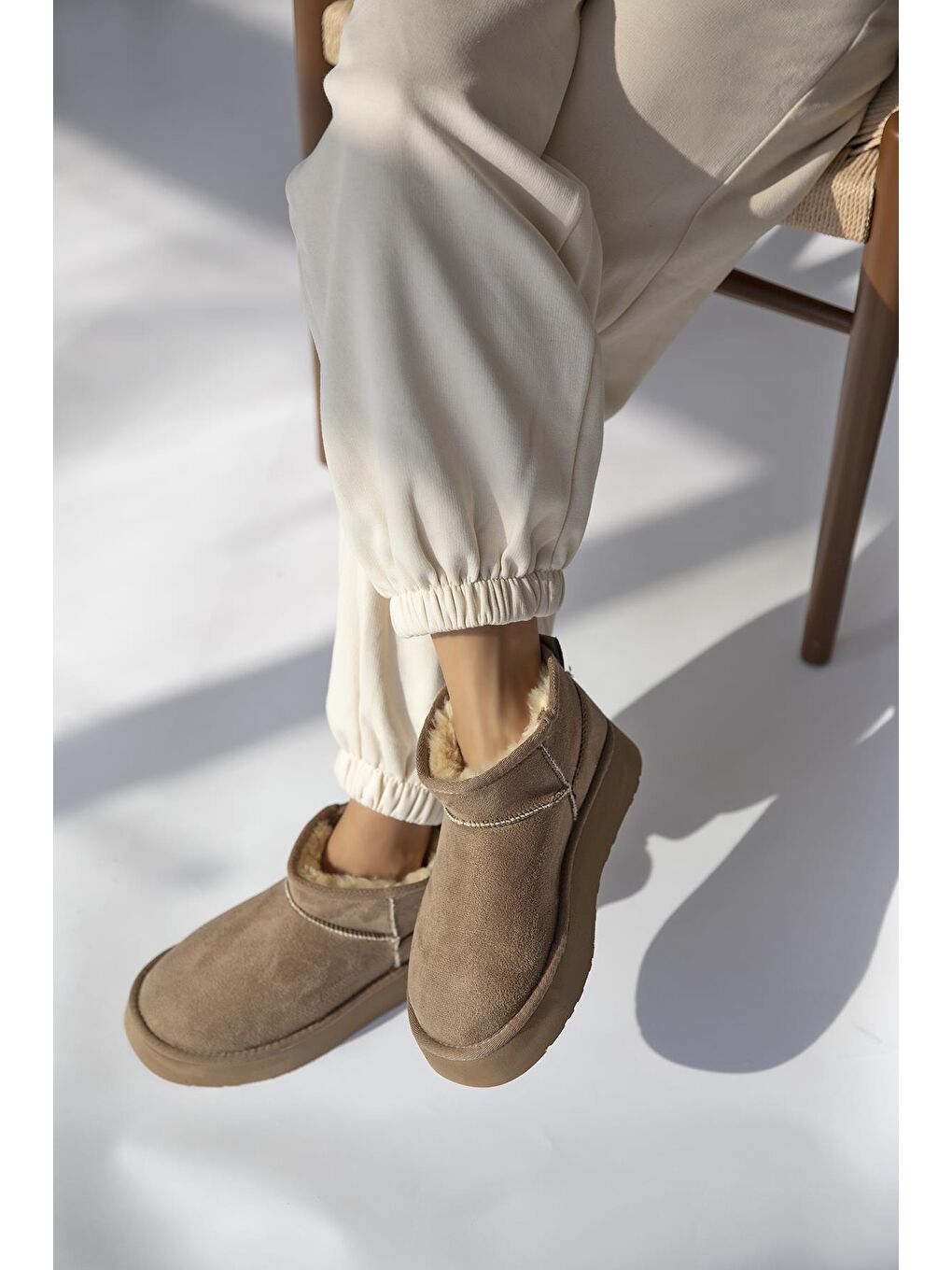 Bej Tommo Kadın  İçi Tüylü Kalın Taban  Süet Yarım  Bot Vizon-1