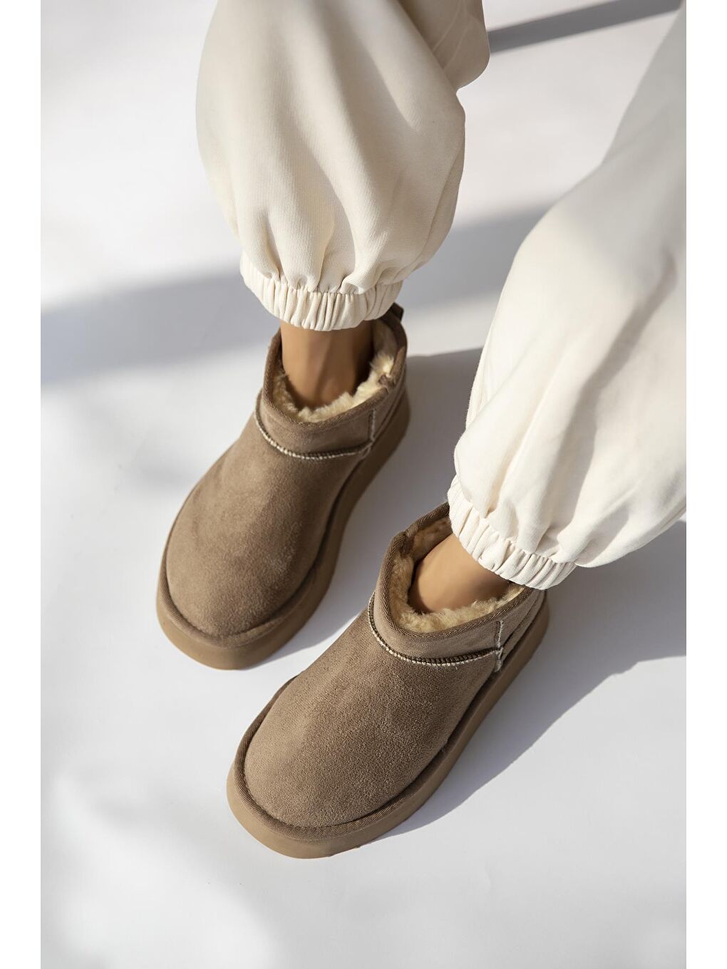 Bej Tommo Kadın  İçi Tüylü Kalın Taban  Süet Yarım  Bot Vizon-2