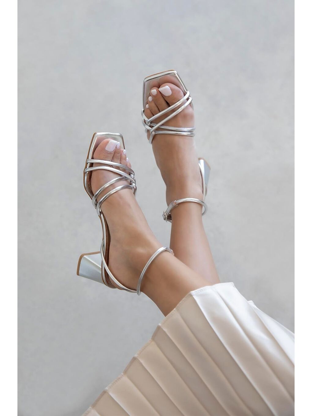 Gri Onika  Kadın Topuklu  Deri Sandalet Gümüş-2