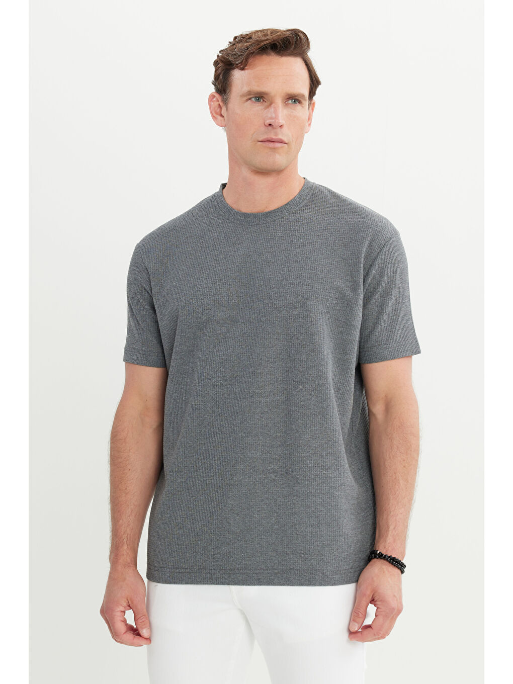 Erkek Antrasit-Melanj Pamuklu Modern Fit Rahat Kesim Bisiklet Yaka Gofre Desenli Tişört
