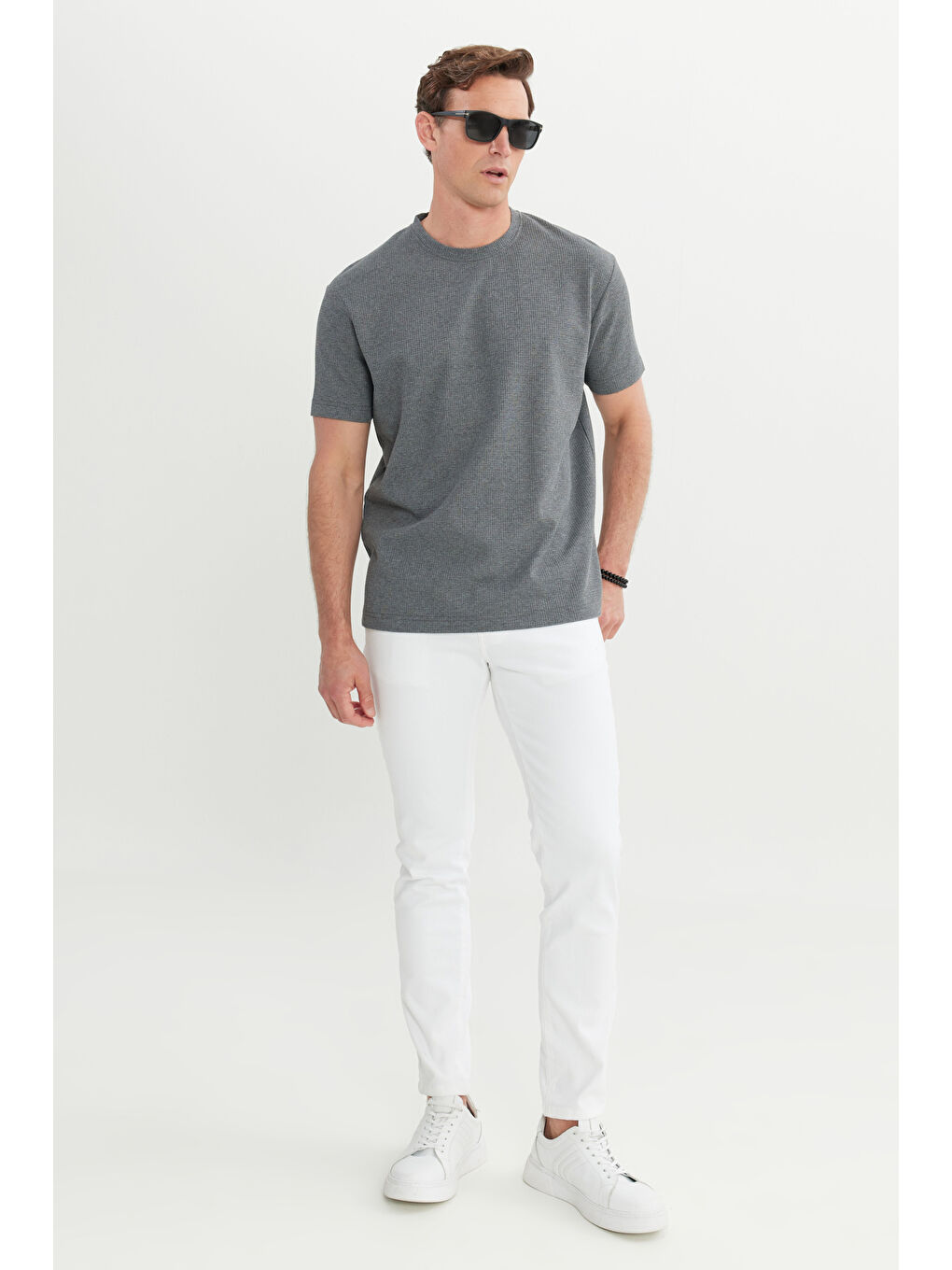 Erkek Antrasit-Melanj Pamuklu Modern Fit Rahat Kesim Bisiklet Yaka Gofre Desenli Tişört-1