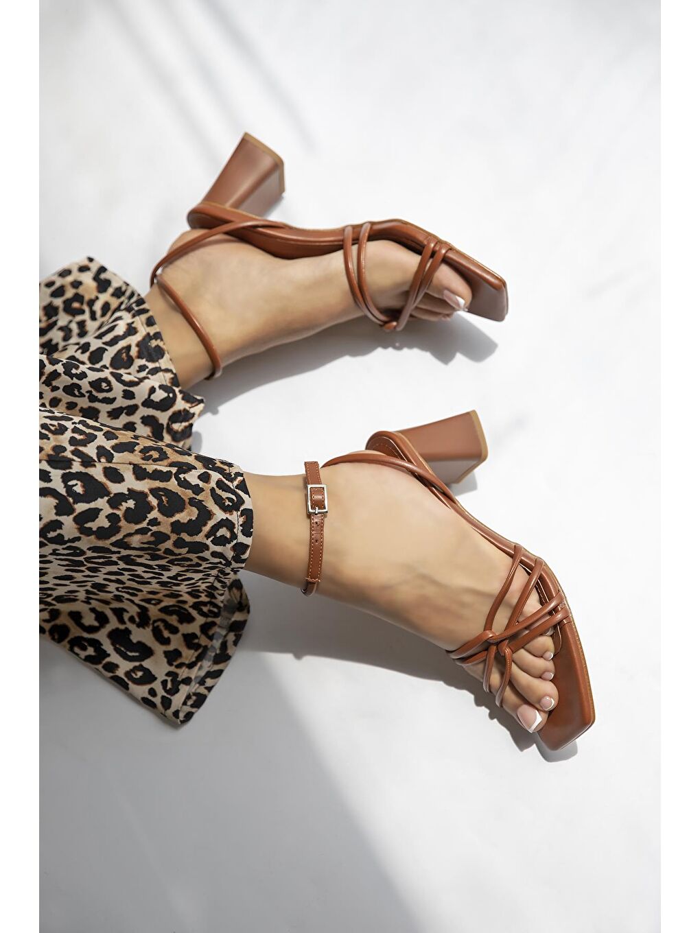 Kahverengi Onika  Kadın Topuklu  Deri Sandalet Taba