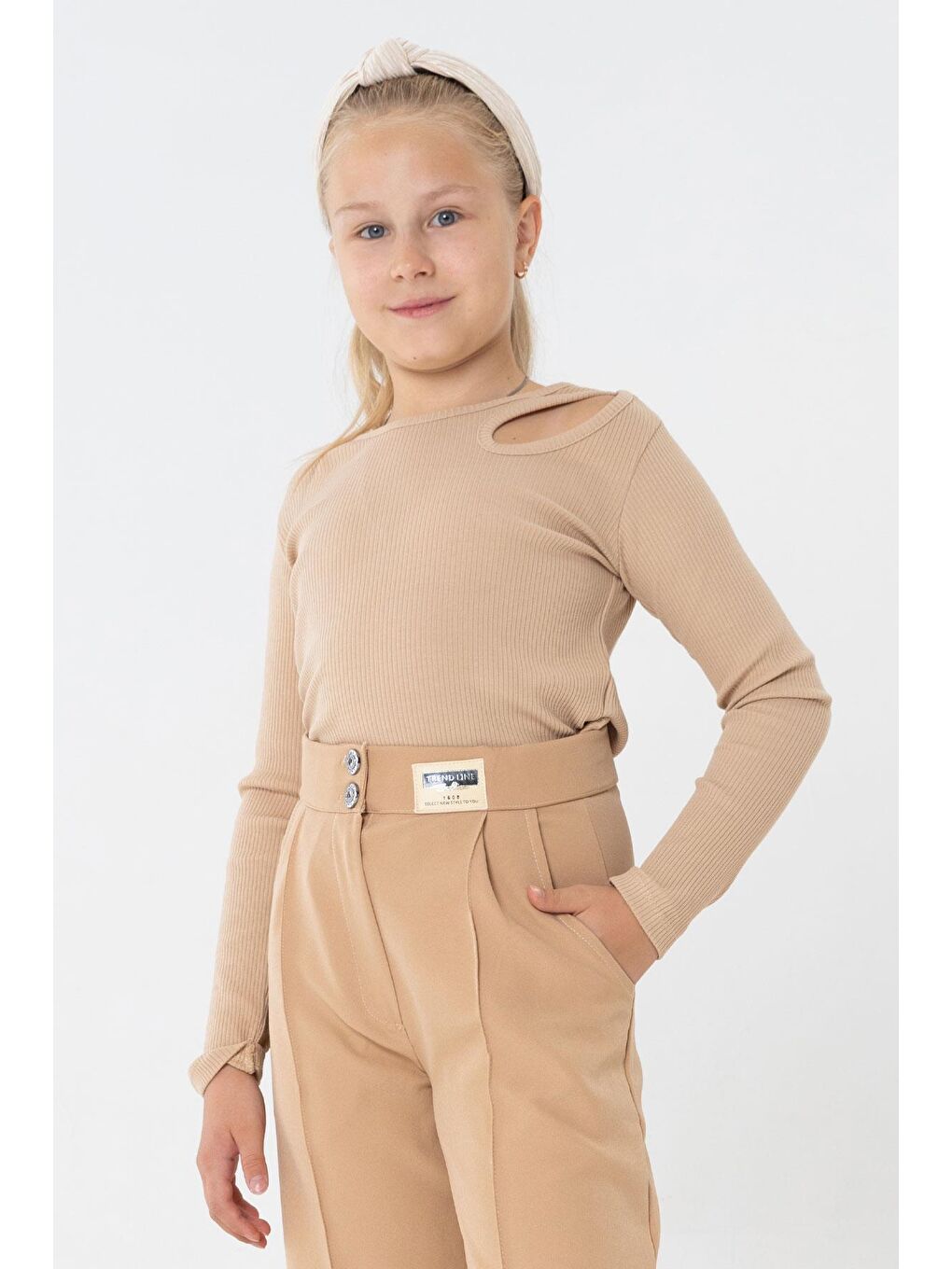 Kız Çocuk Uzun Kollu Tişört Omuz Dekolte Detaylı Koyu Bej (9-14 Yaş)-1