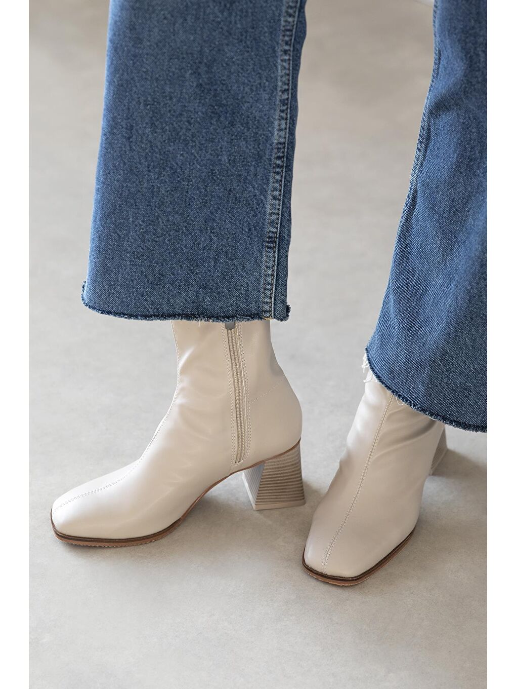 Trew Kadın Streç Bilekli  Orta  Boy Topuklu  Bot Bej-2