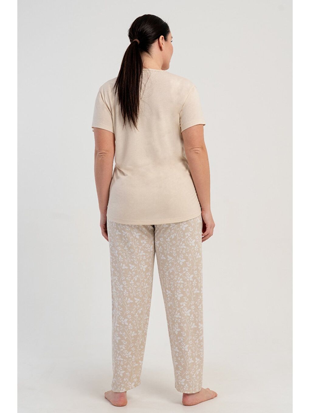 Büyük Beden Yuvarlak Yaka Kısa Kollu Pijama Takımı Bej-512250-4