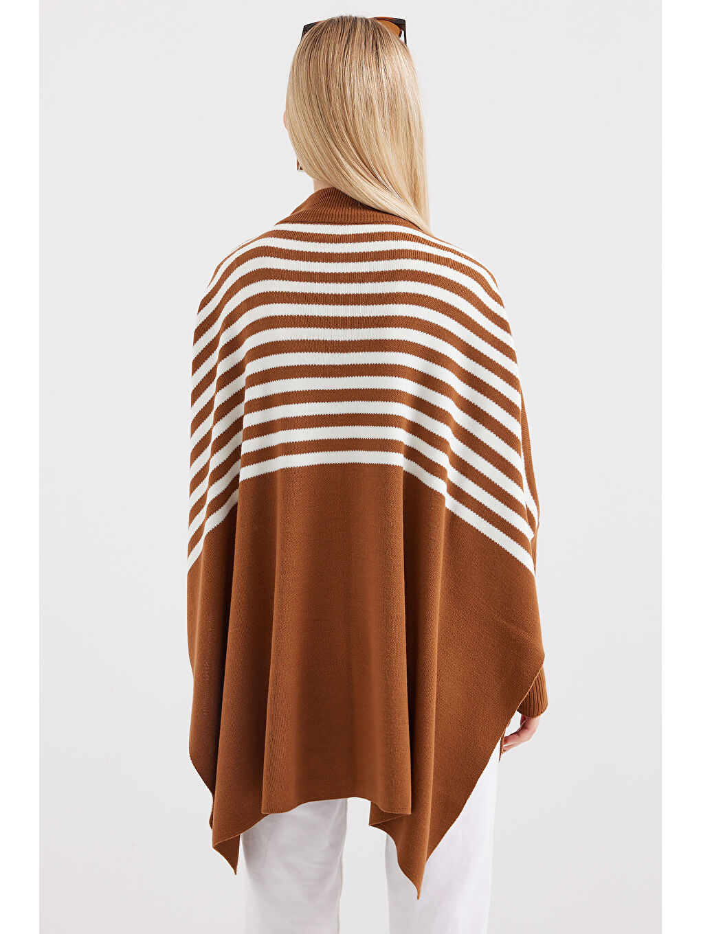 Bej 15783 Yırtmaçlı Panço Kazak - Sütlü Kahve-5