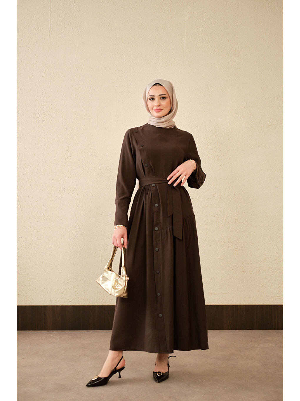 Kadın Düğmeli Etek Büzgülü Bel Bağlamalı Elbise Kahverengi-3