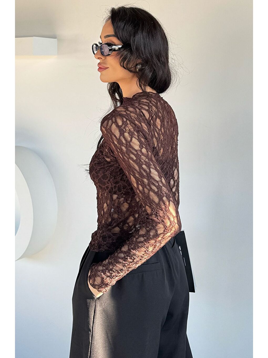 Kahverengi Kadın Dik Yaka Elastanlı Transparan Bluz-3