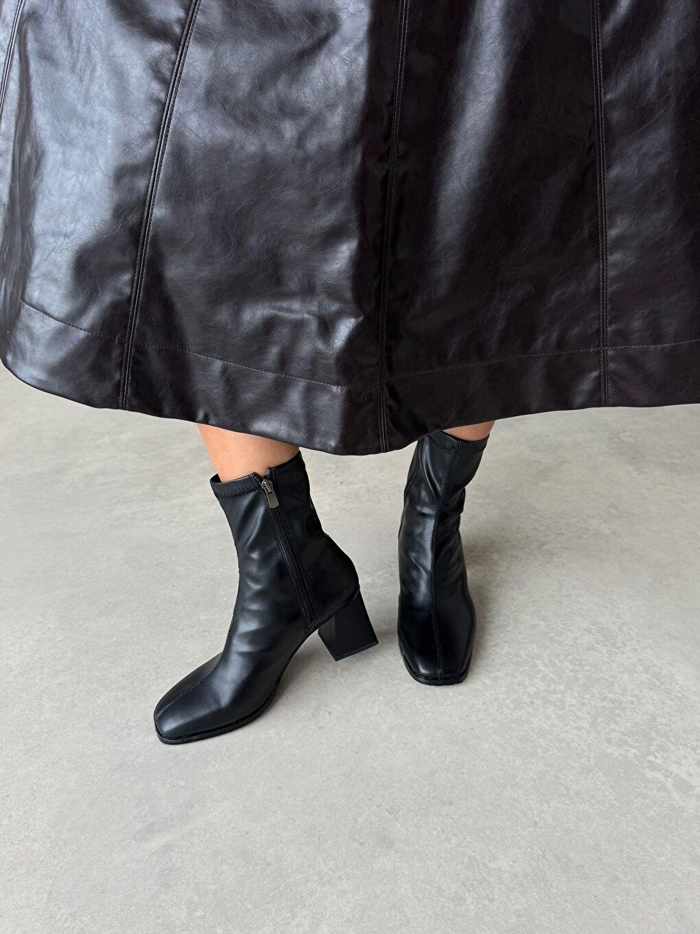 Trew Kadın Streç Bilekli  Orta  Boy Topuklu  Bot Siyah-2