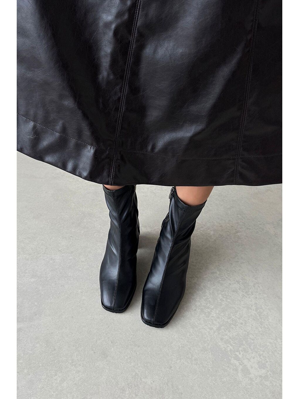 Trew Kadın Streç Bilekli  Orta  Boy Topuklu  Bot Siyah-3