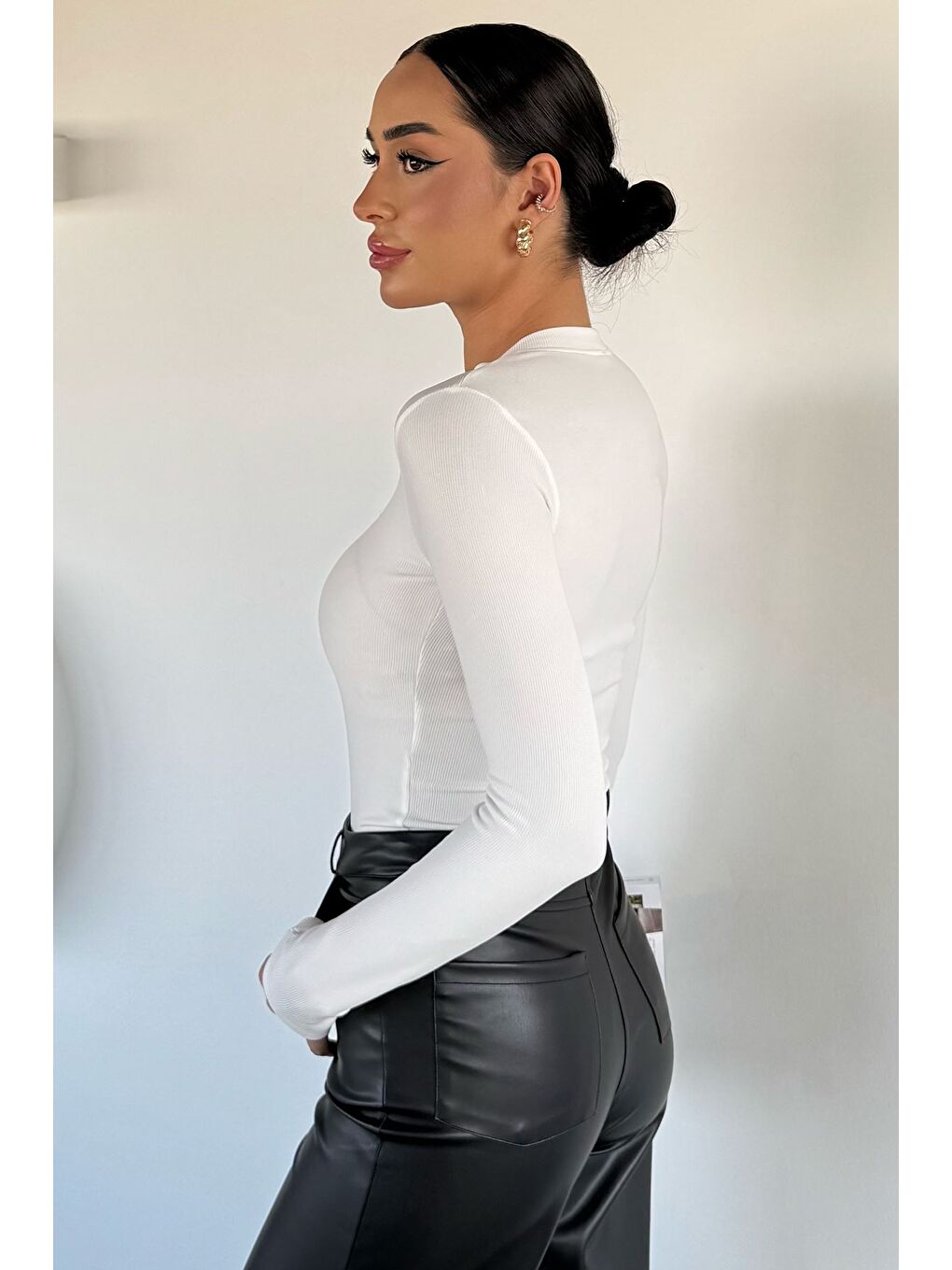 Ekru Kadın Gold Çıtçıtlı Kendinden Çizgi Desenli Bluz-3