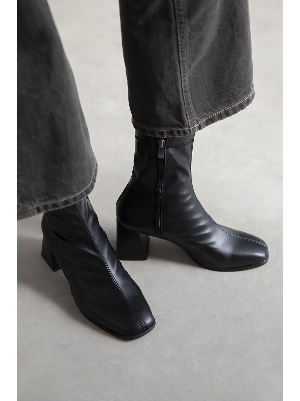 Trew Kadın Streç Bilekli  Orta  Boy Topuklu  Bot Siyah-6