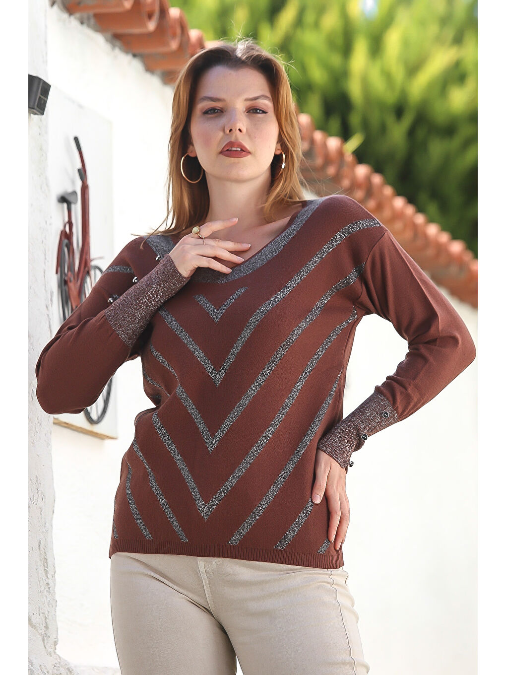 Kahverengi V Yaka Manşetli Kollu Düğmeli Simli Casual Triko Kazak 65 60-1