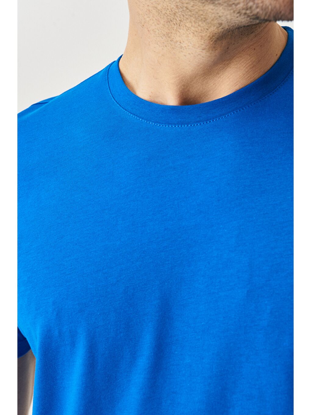 Erkek Beyaz-Turkuaz-Saks Slim Fit Bisiklet Yaka 3'lü %100 Pamuk Tişört Paketi-1