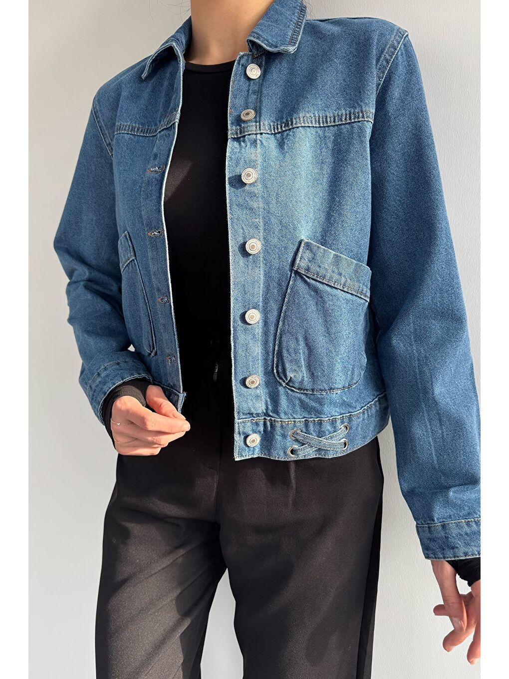 Mavi Kadın Çift Cepli Ön Düğmeli Kuşgözü Detaylı Jean Jean Ceket-2