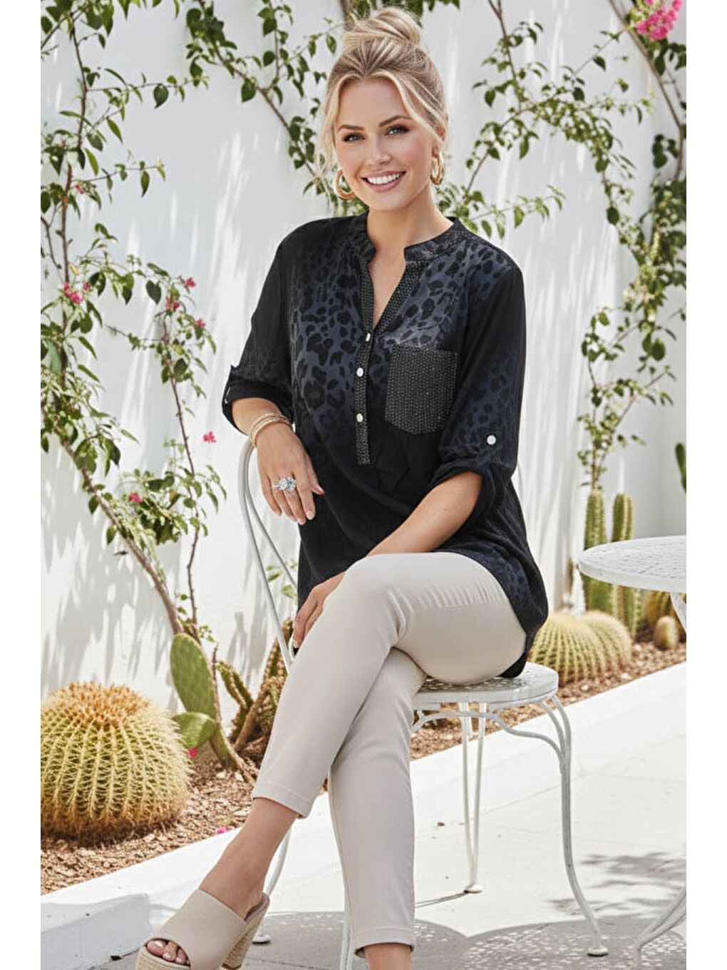 İtalyan Siyah Hakim Yaka Düğmeli 3/4 Kol Desenli Pullu Cepli Casual Viskon Bluz 75 60-3