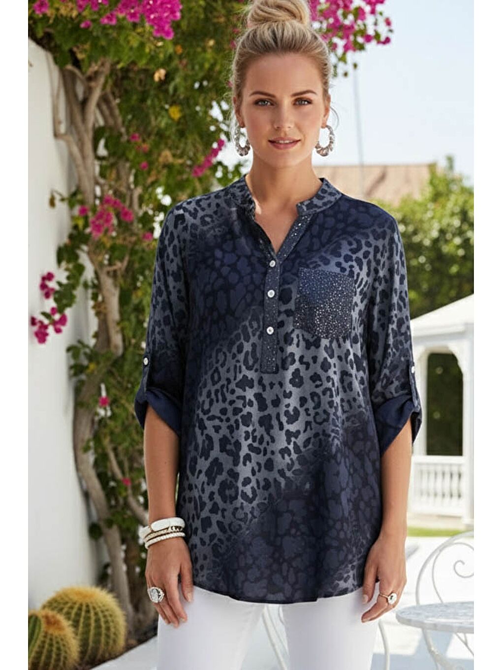 İtalyan Lacivert Hakim Yaka Düğmeli 3/4 Kol Desenli Pullu Cepli Casual Viskon Bluz 75 60-1