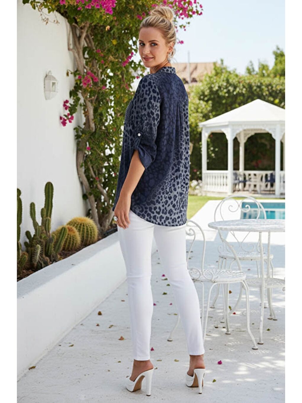 İtalyan Lacivert Hakim Yaka Düğmeli 3/4 Kol Desenli Pullu Cepli Casual Viskon Bluz 75 60-5