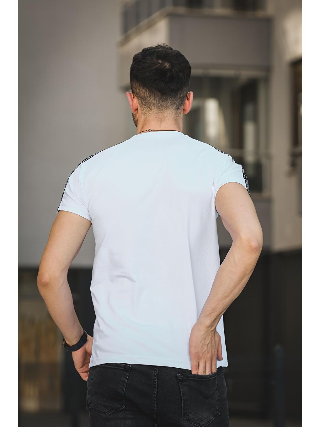 Beyaz Dark Baskılı Omuz Şeritli Slim Fit Likralı Erkek Tişört-2
