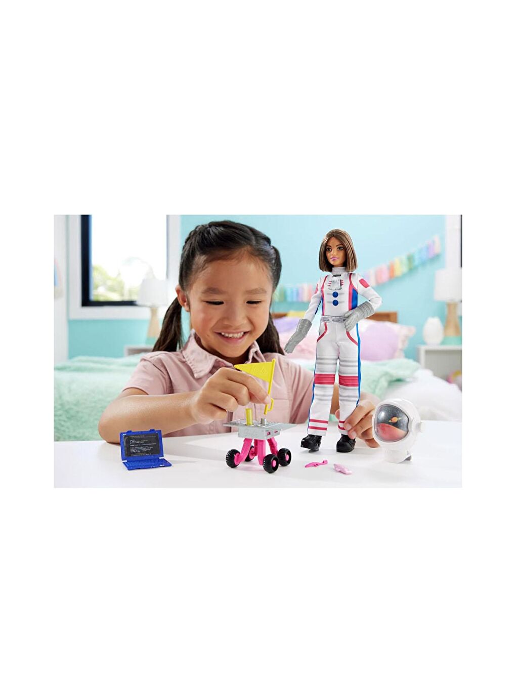 BARBIE Karışık Deluxe Kariyer Bebek Astronot HRG45 - 2