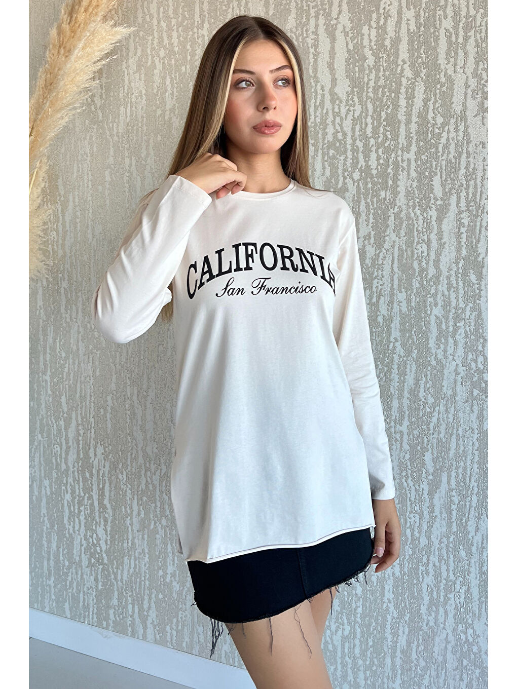 GÜLSELİ Taş California Baskılı Bisiklet Yaka Yan Yırtmaçlı Penye Sweatshirt