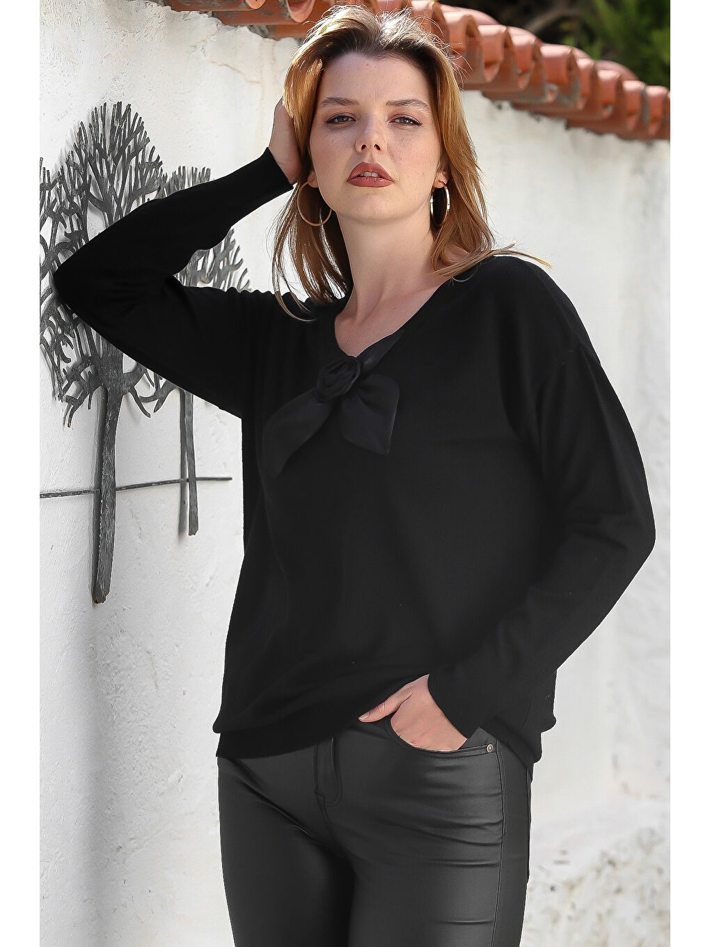 Siyah V Yaka Uzun Kol Fiyonk Detaylı Casual Triko Kazak 65 60-1