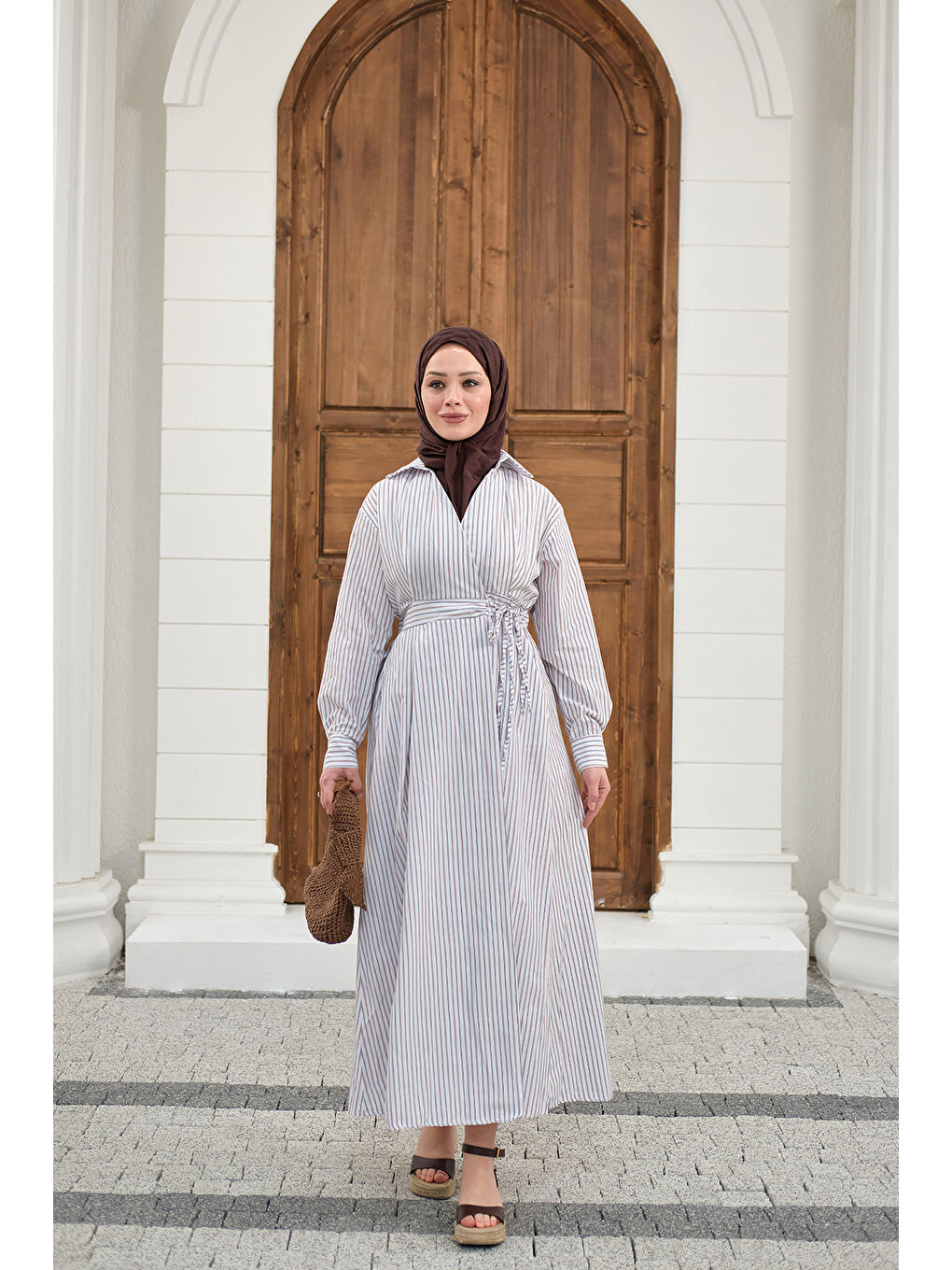 Kadın Yandan Bağlamalı Çizgili Elbise Beyaz-Kahverengi-3