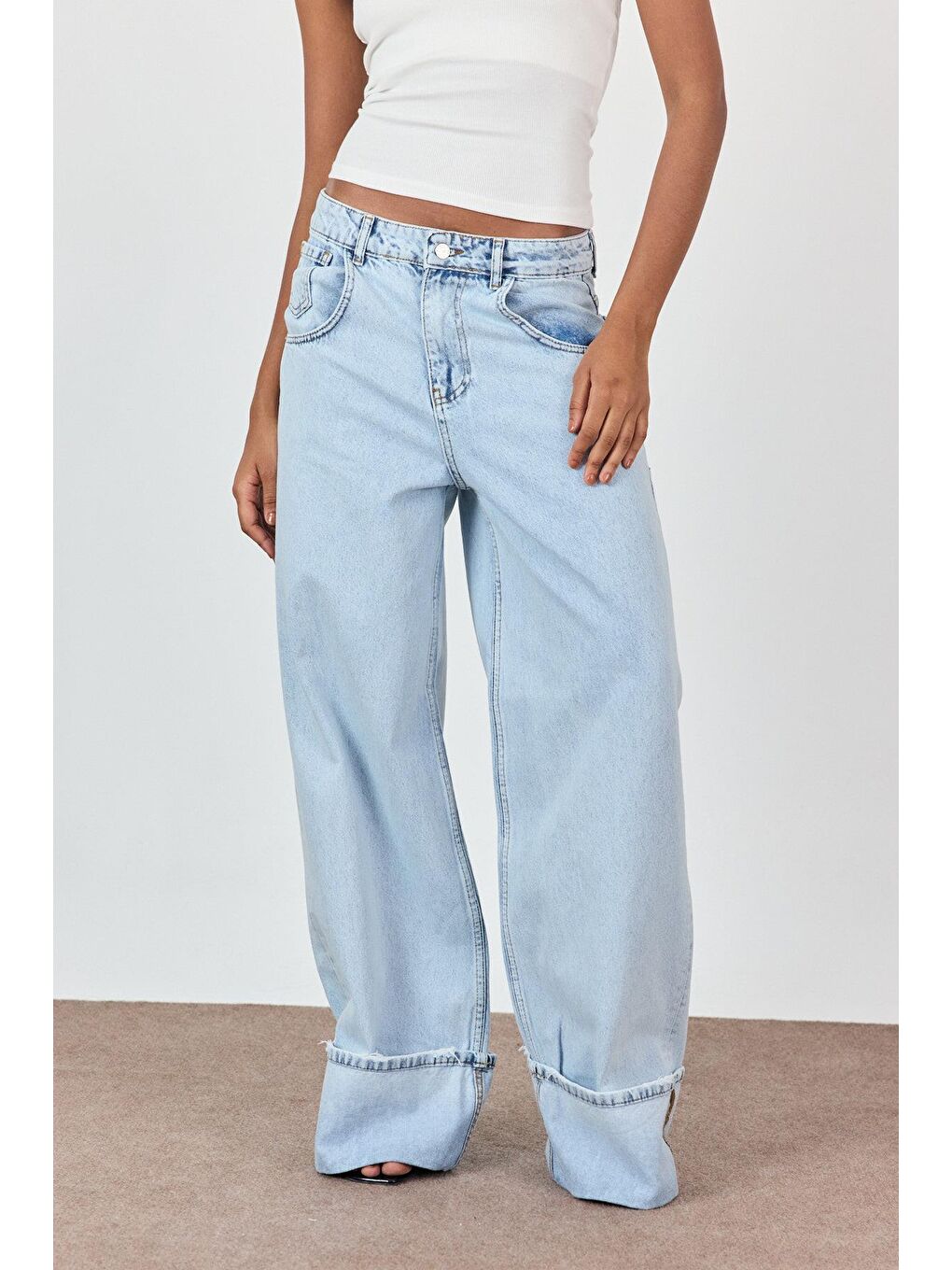 Açık Mavi Katlanmış Paça Detaylı Relaxed Jean-2