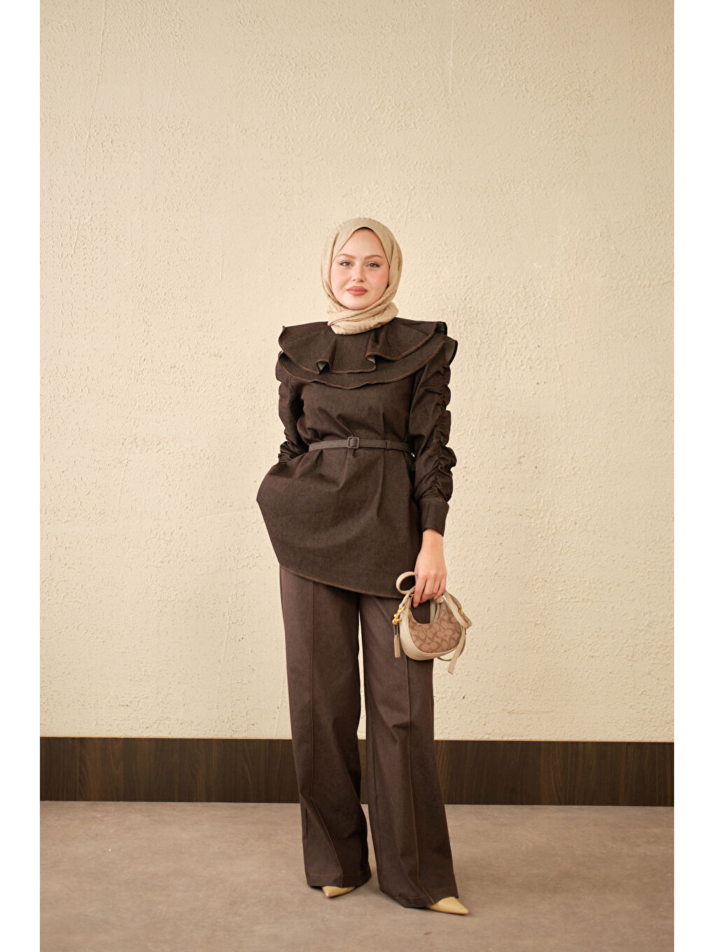 Kadın Yaka Ve Kol Büzgülü Kemer Bağlamalı Jean Takım Kahverengi-1