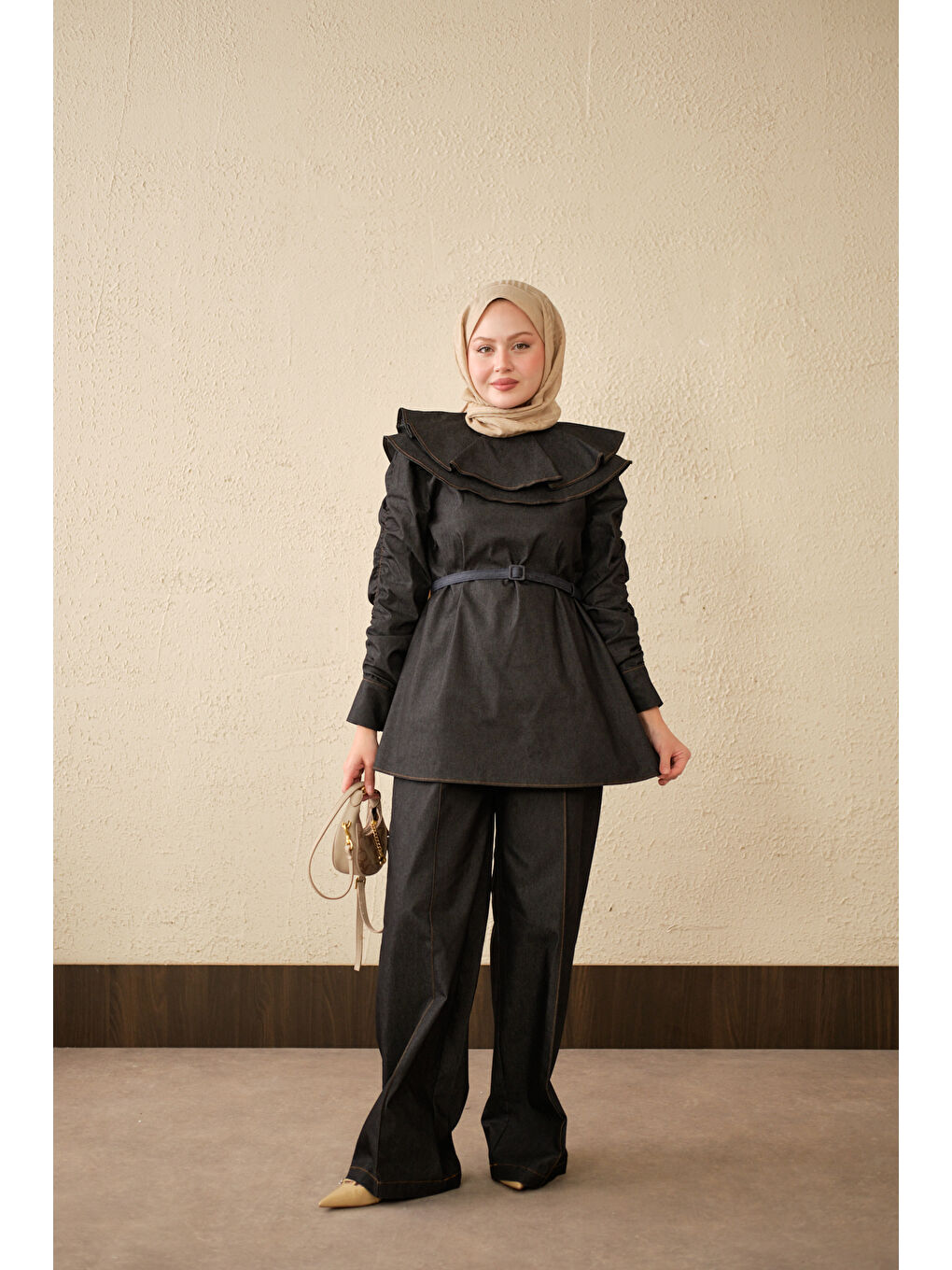 Kadın Yaka Ve Kol Büzgülü Kemer Bağlamalı Jean Takım Siyah