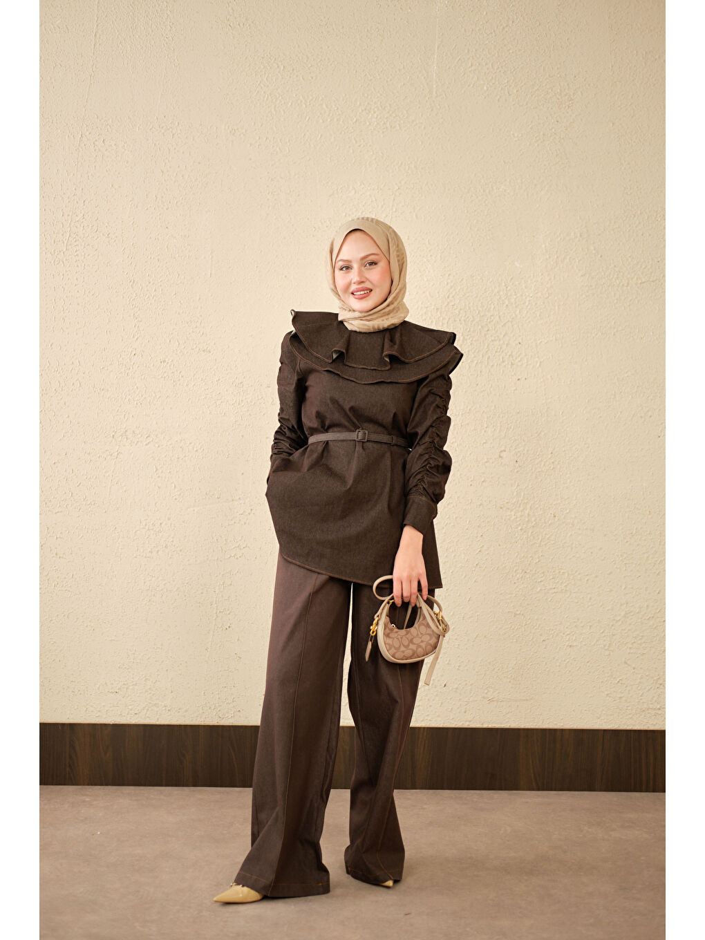 Kadın Yaka Ve Kol Büzgülü Kemer Bağlamalı Jean Takım Kahverengi-4