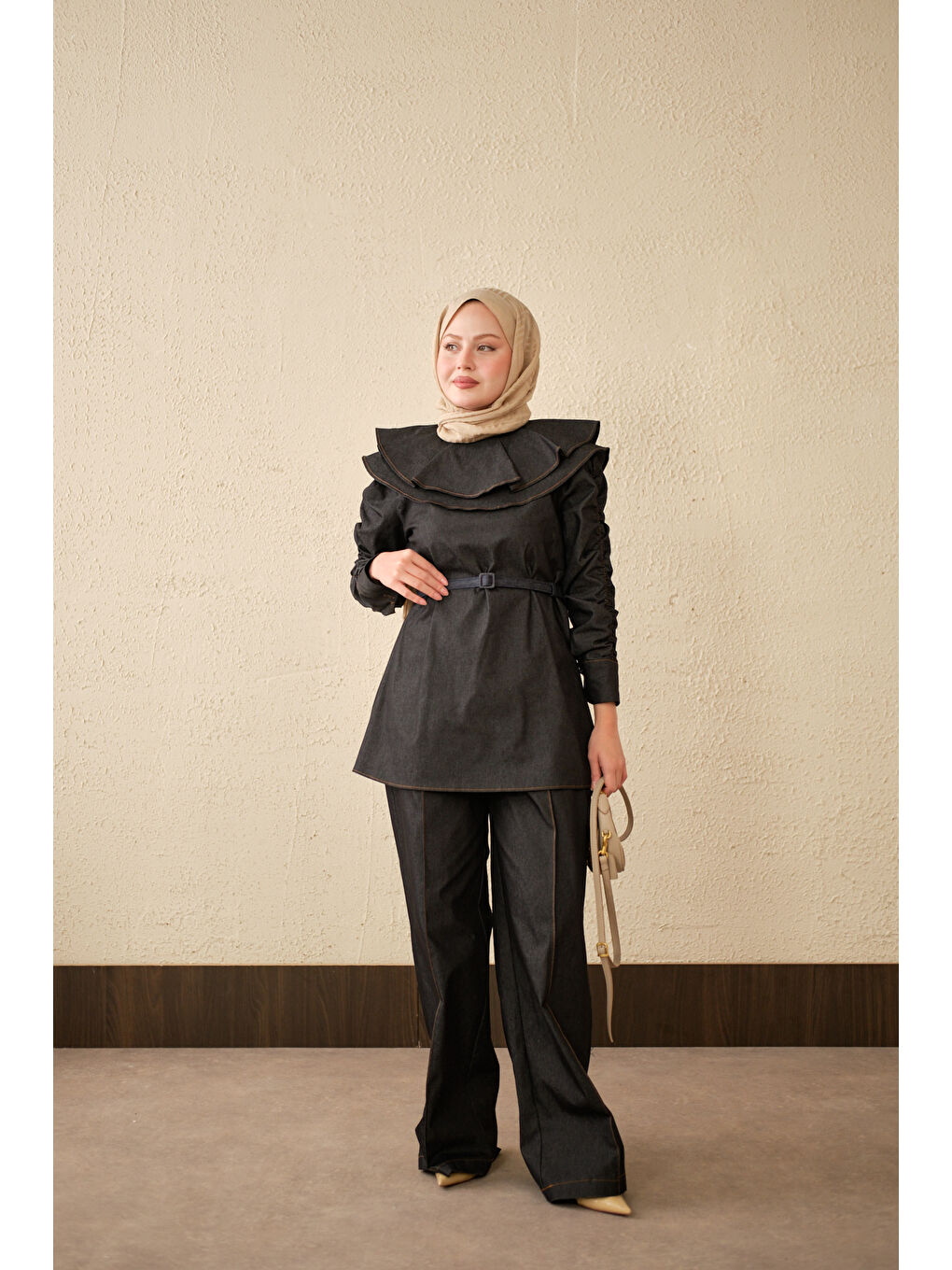 Kadın Yaka Ve Kol Büzgülü Kemer Bağlamalı Jean Takım Siyah-1