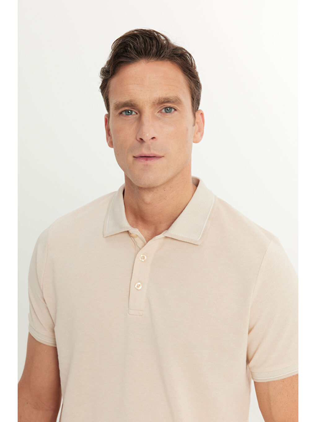 Erkek Açık Bej-Beyaz Slim Fit Dar Kesim Kıvrılmaz Polo Yaka Kısa Kollu Tişört-3