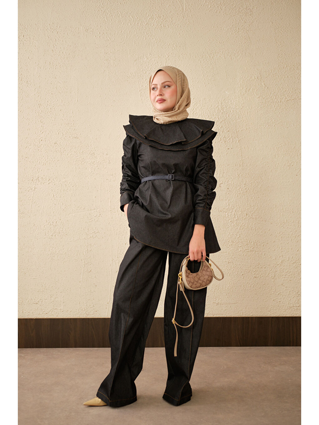 Kadın Yaka Ve Kol Büzgülü Kemer Bağlamalı Jean Takım Siyah-4