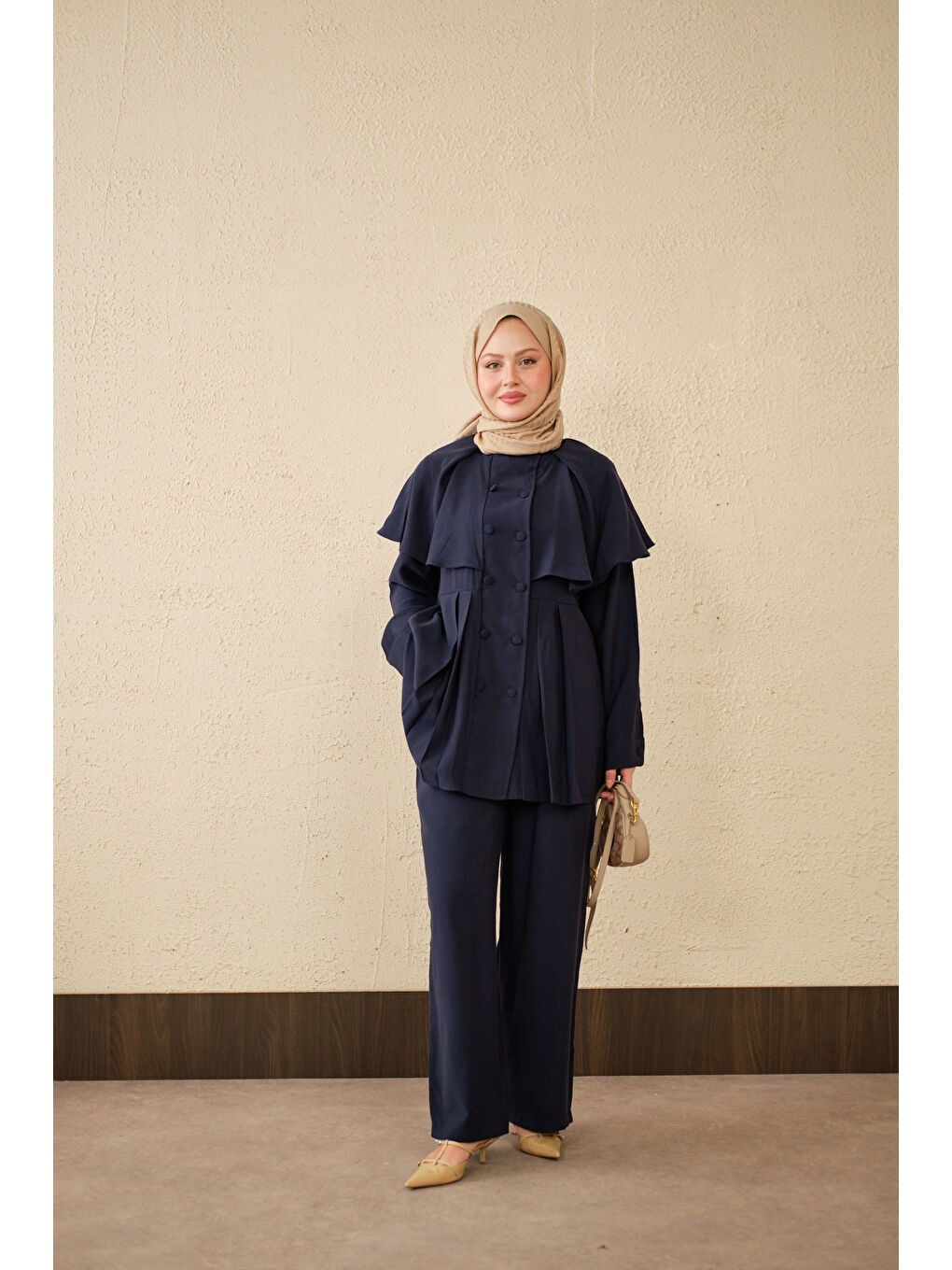 Kadın Yaka Pelerinli Çift Düğme Detay Takım Lacivert