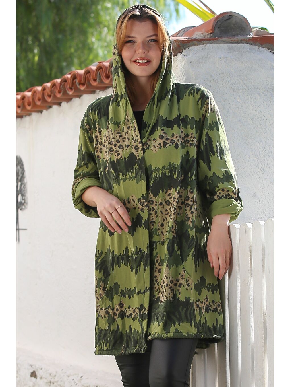 İtalyan Fıstık Yeşili Kapüşonlu Düğmeli Uzun Kollu Leopar Desen Cepli İnce Casual Dokuma Ceket 88 72-3