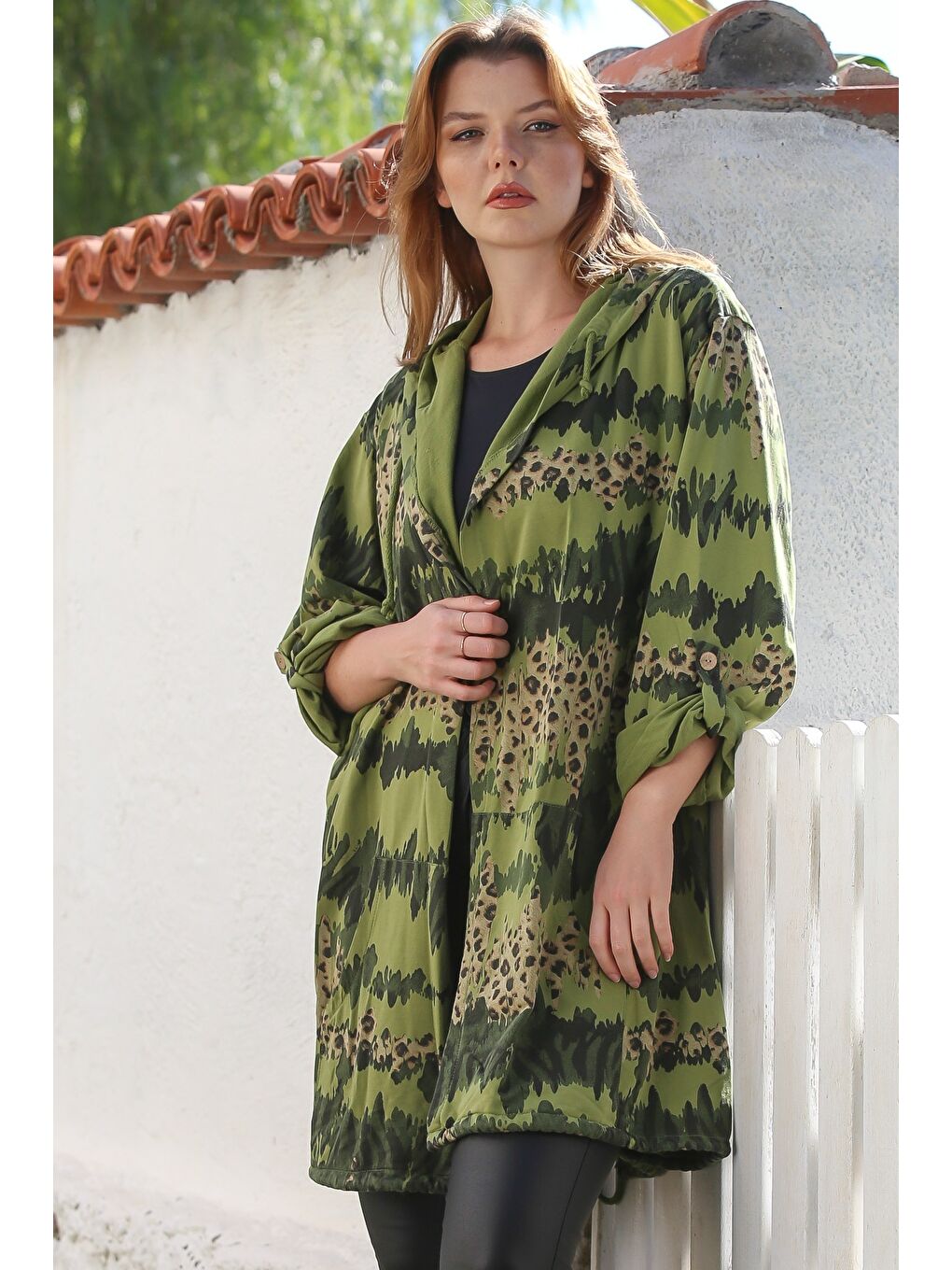 İtalyan Fıstık Yeşili Kapüşonlu Düğmeli Uzun Kollu Leopar Desen Cepli İnce Casual Dokuma Ceket 88 72-4