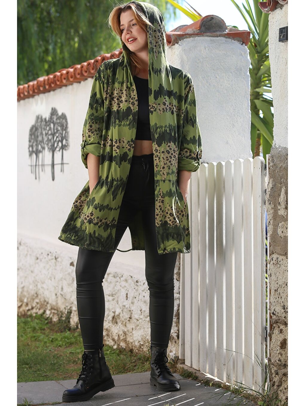 İtalyan Fıstık Yeşili Kapüşonlu Düğmeli Uzun Kollu Leopar Desen Cepli İnce Casual Dokuma Ceket 88 72-7