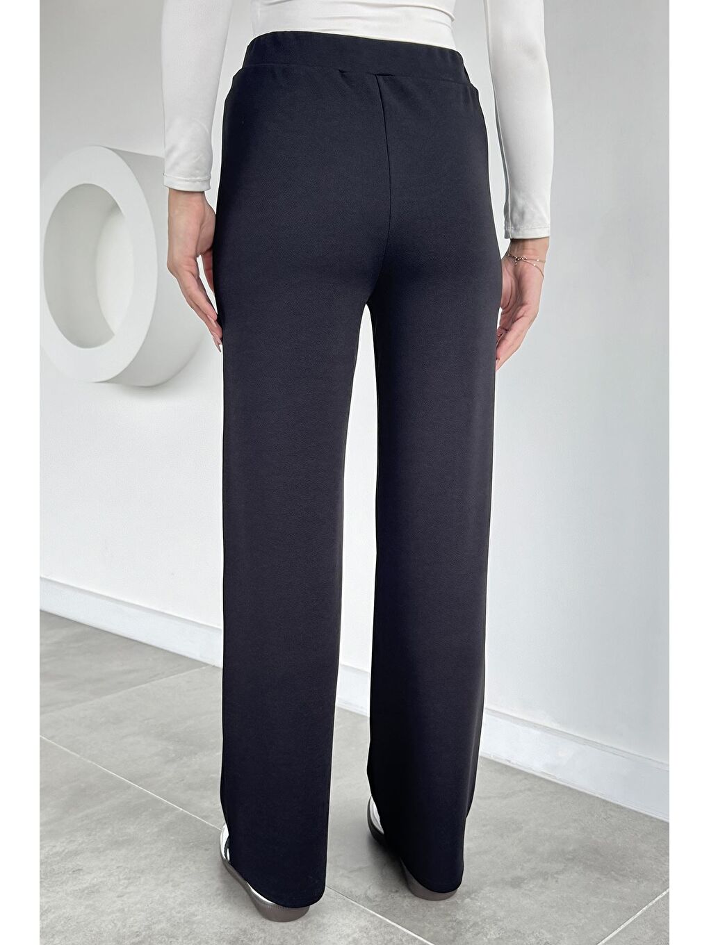 Siyah Kadın Çimalı Bol Paça Pantolon-2