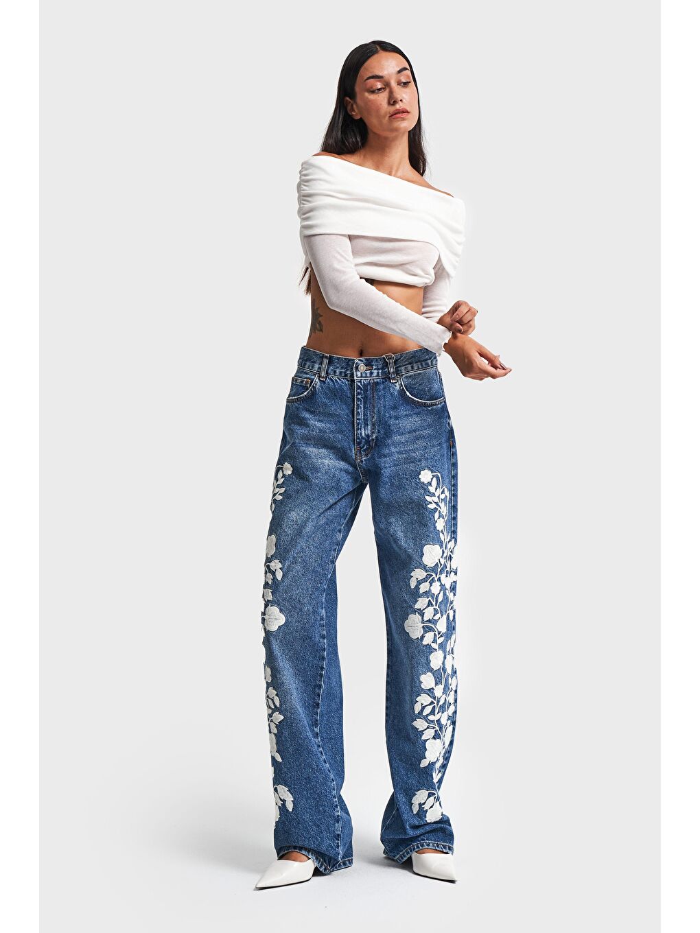 Mavi Kadın Jean Rengi Beyaz Çiçek Nakışlı Loose Fit Tasarım Denim-1