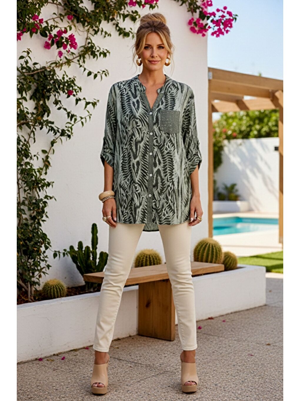 İtalyan Haki Hakim Yaka Düğmeli 3/4 Kol Desenli Pullu Cepli Casual Viskon Dokuma Bluz 77 65-4