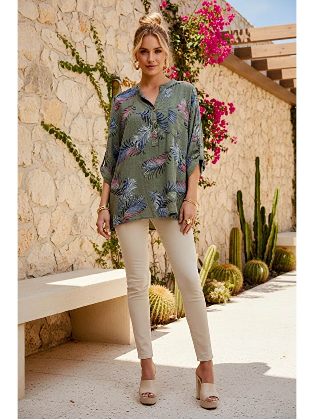 İtalyan Koyu Haki Hakim Yaka Düğmeli 3/4 Kol Yaprak Desenli Cepli Keten Görünümlü Dokuma Bluz 75 65-3