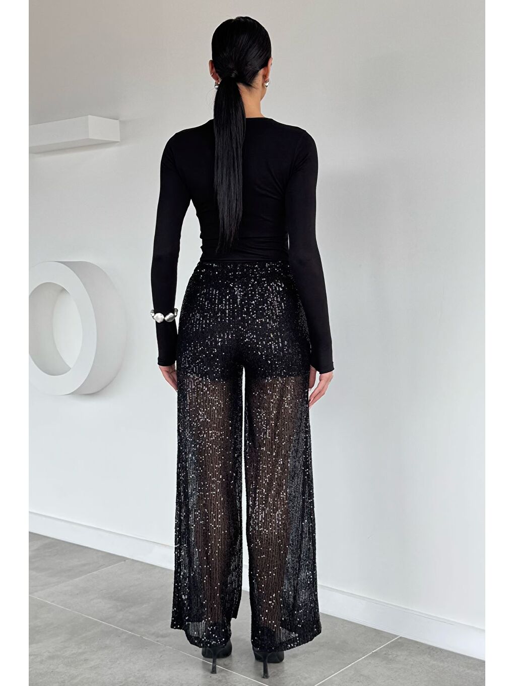 Siyah Kadın Bel Lastikli Şort Astarlı Pul Payet Transparan Pantolon-3