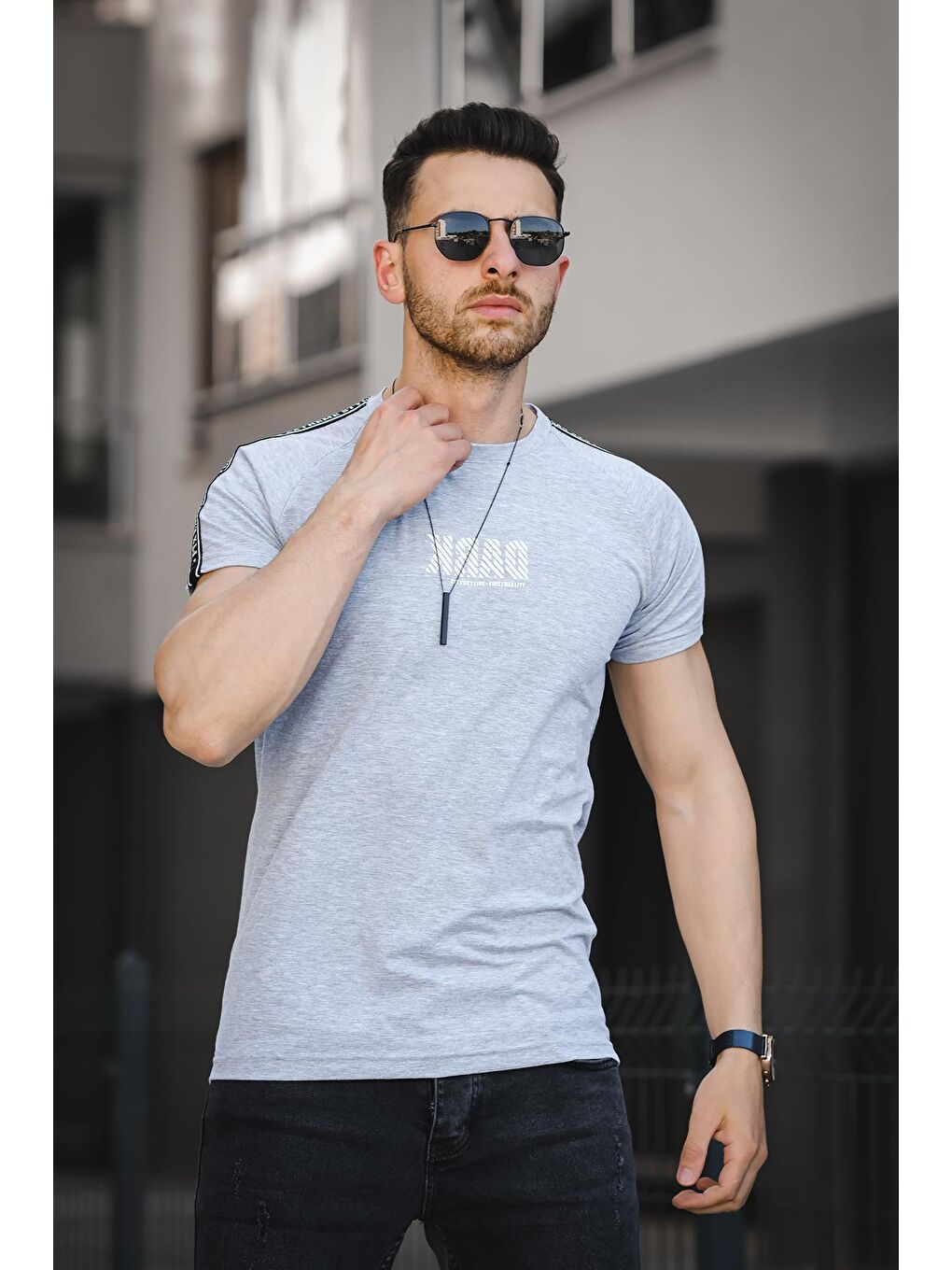 Gri Dark Baskılı Omuz Şeritli Slim Fit Likralı Erkek Tişört-2