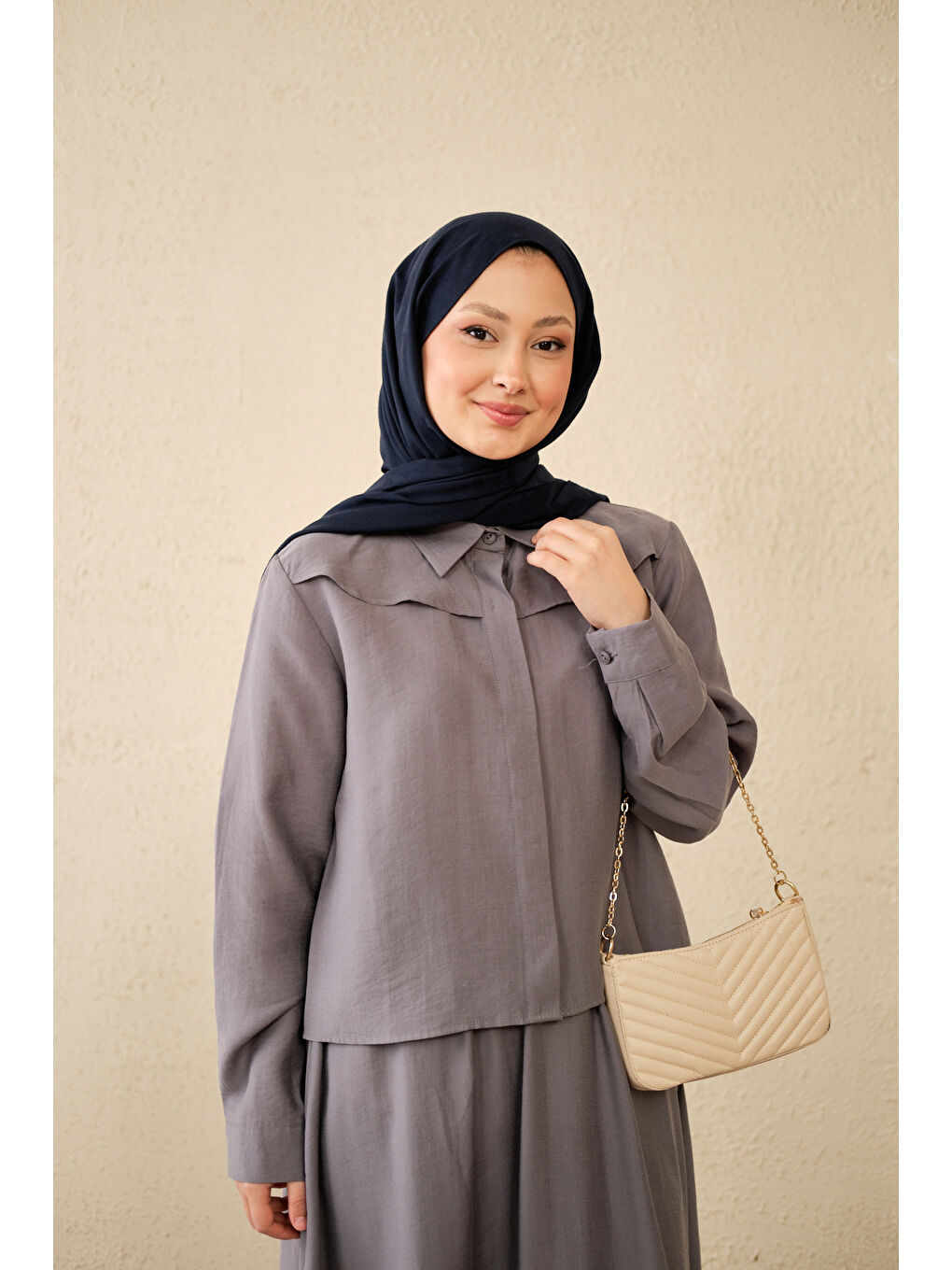 Kadın Ön Gizli Düğme Detay Kısa Gömlek Takım Gri-2