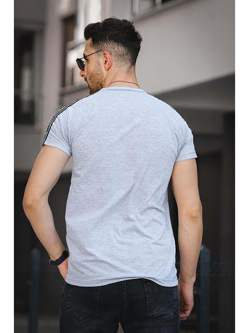 Gri Dark Baskılı Omuz Şeritli Slim Fit Likralı Erkek Tişört-3