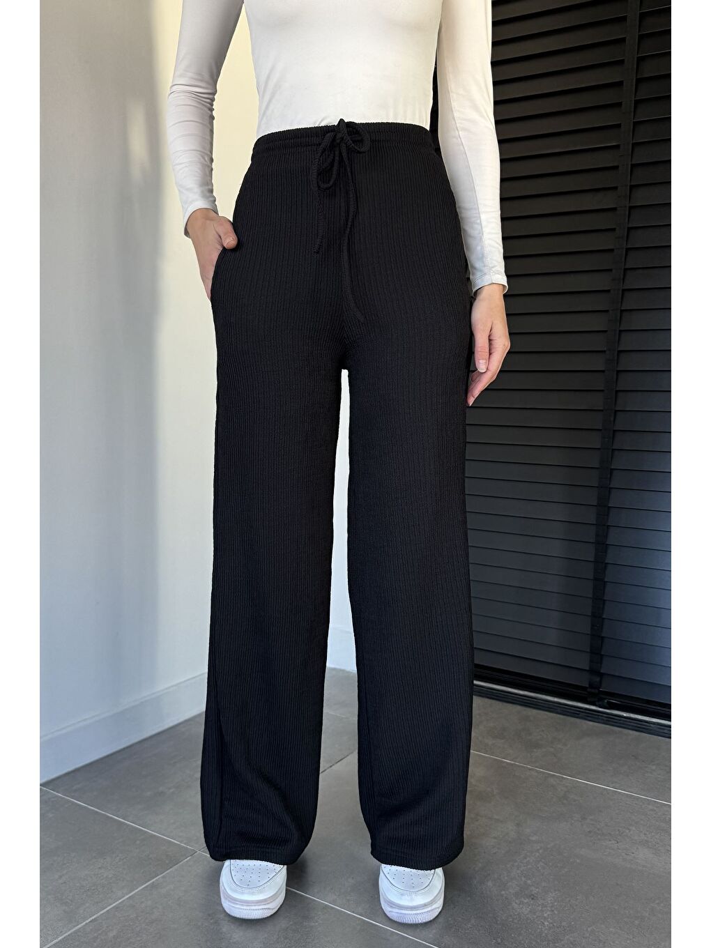 Siyah Kadın Bel Lastikli Kendinden Çizgi Desenli Palazzo Pantolon