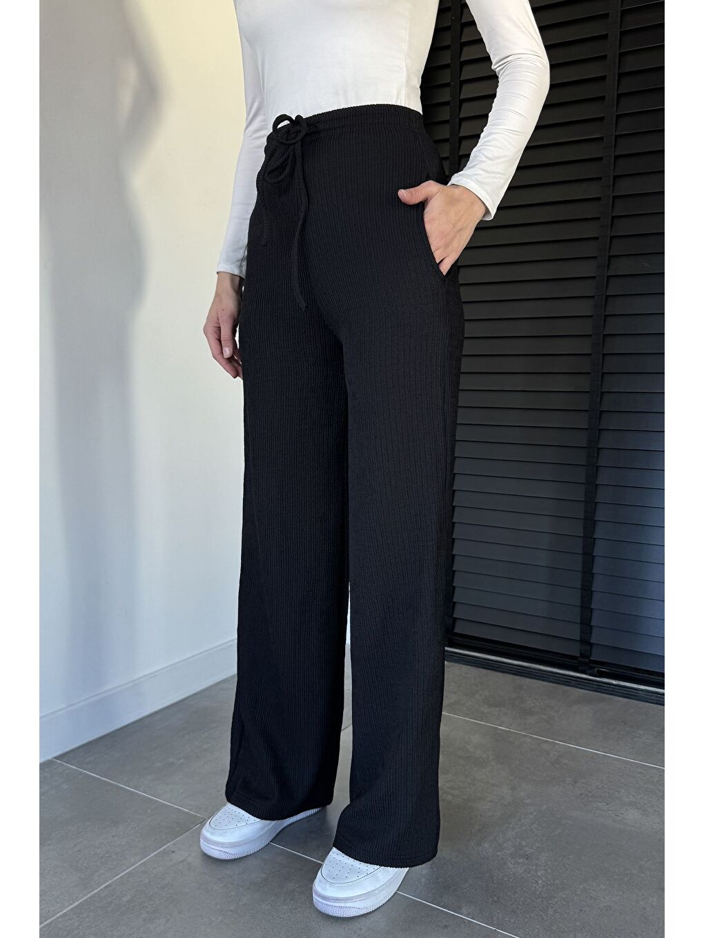 Siyah Kadın Bel Lastikli Kendinden Çizgi Desenli Palazzo Pantolon-1