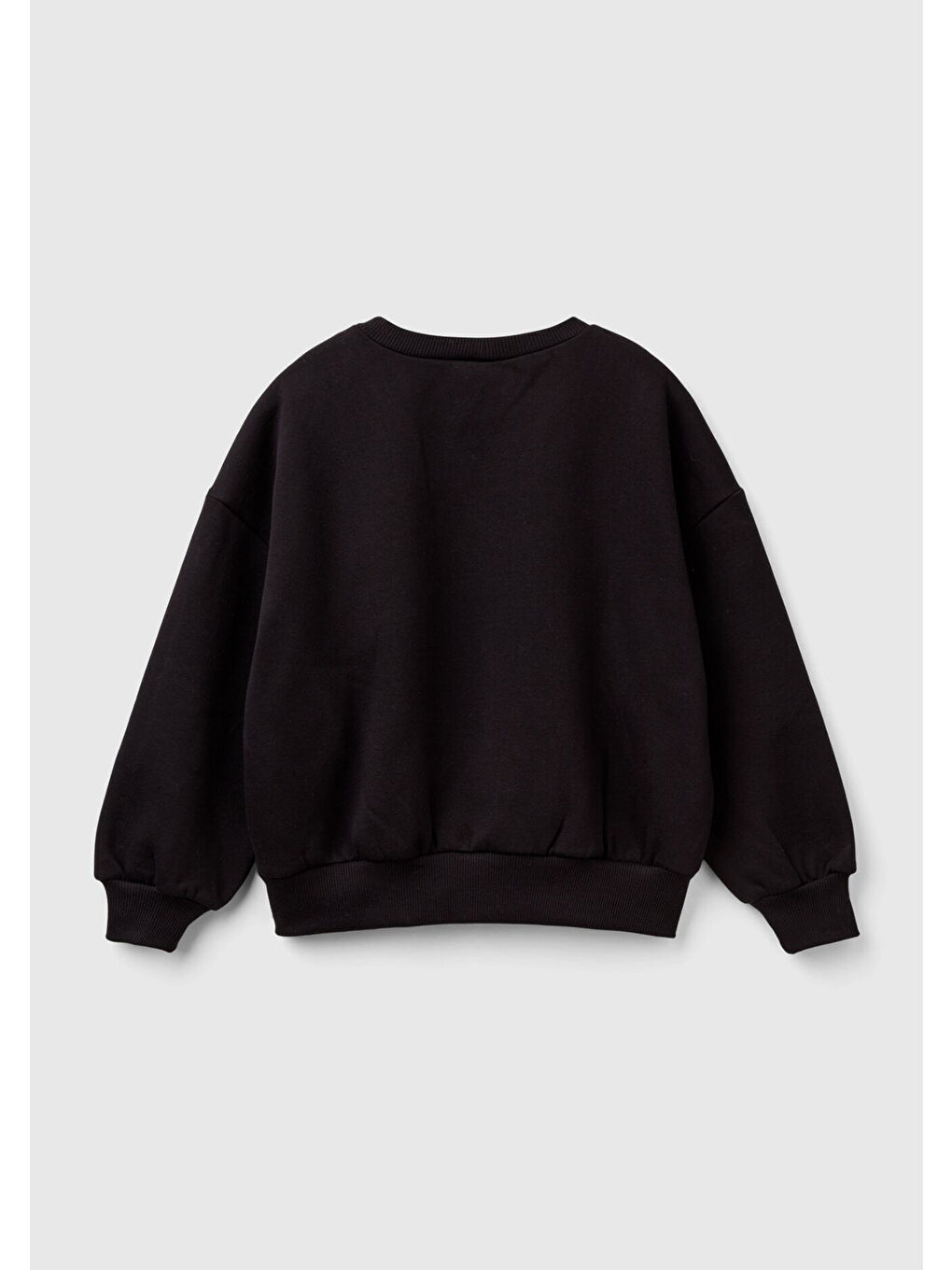 Kız Çocuk Siyah Etek Ucu Logo Etiketli Önü Baskılı Düşük Omuz Sweatshirt-1